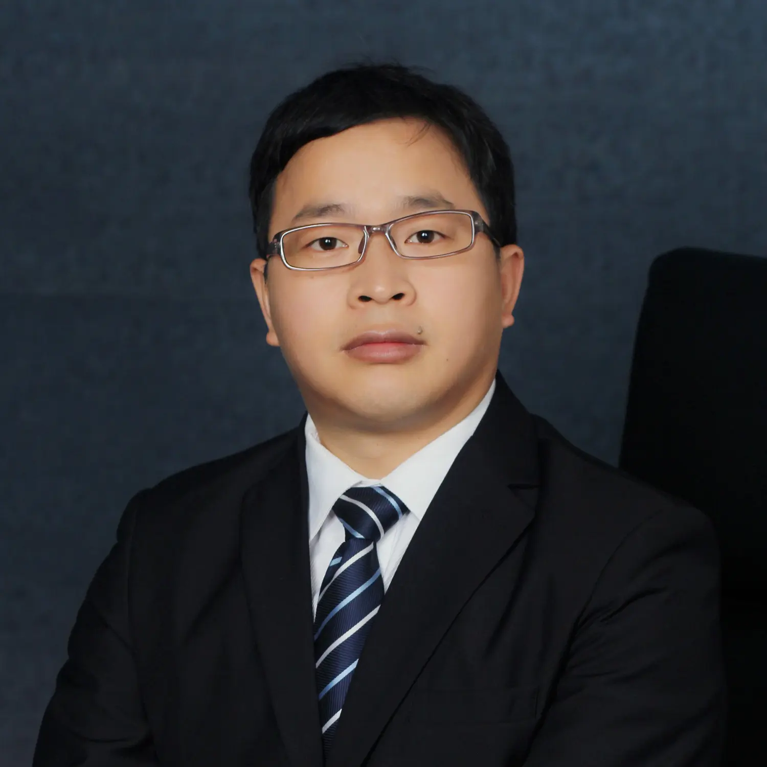 Jinqiang Yang